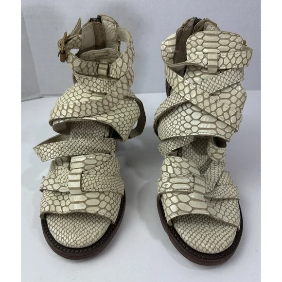 Freebird by Steven Rare Claw Python Snake Heel Sandals Strappy Cream Size 7 EUC - Picture 2 of 16